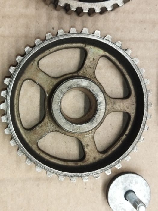 Шестерня распредвала Ford Escort 1.8 шестерня ГРМ Courier 1.8 Orion