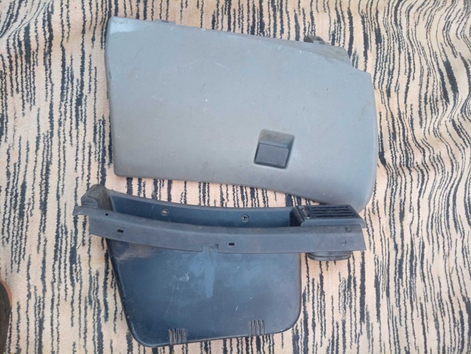 Бардачек Опель кадетт