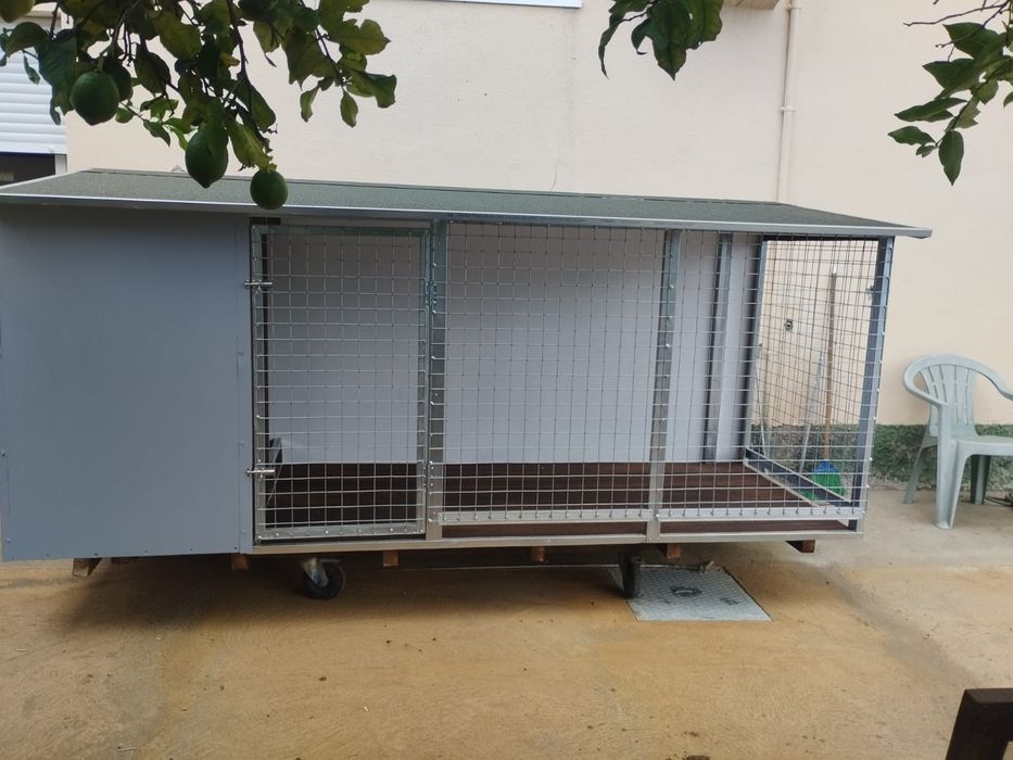 Casota para animais muito resistente