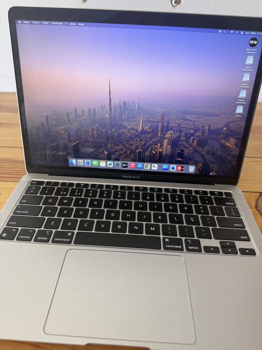 Macbook Air M1 - 245 GB • 8RAM