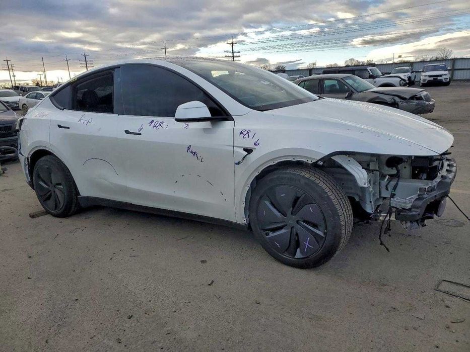 Tesla Model Y 2026