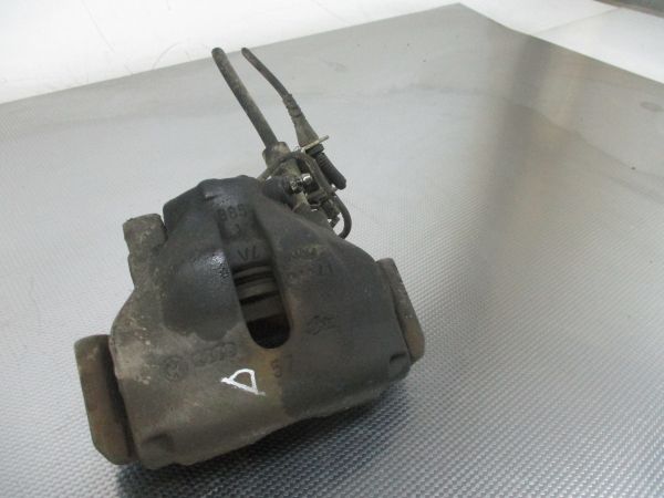 Pinça travão / maxila de travão frente direita VOLKSWAGEN Passat (3B3)