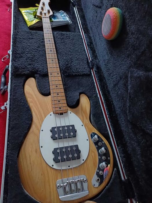 Gitara basowa Music Man Sting Ray