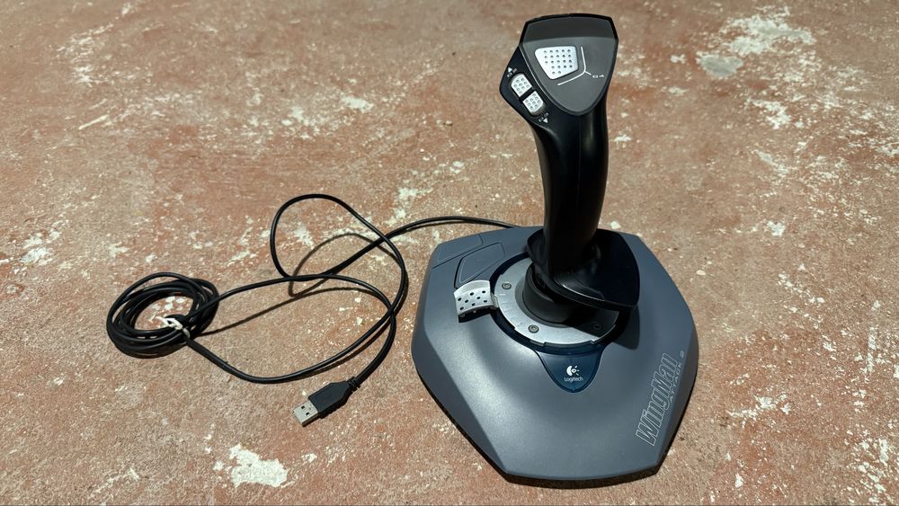 Joystick Logitech WingMan Attack 2