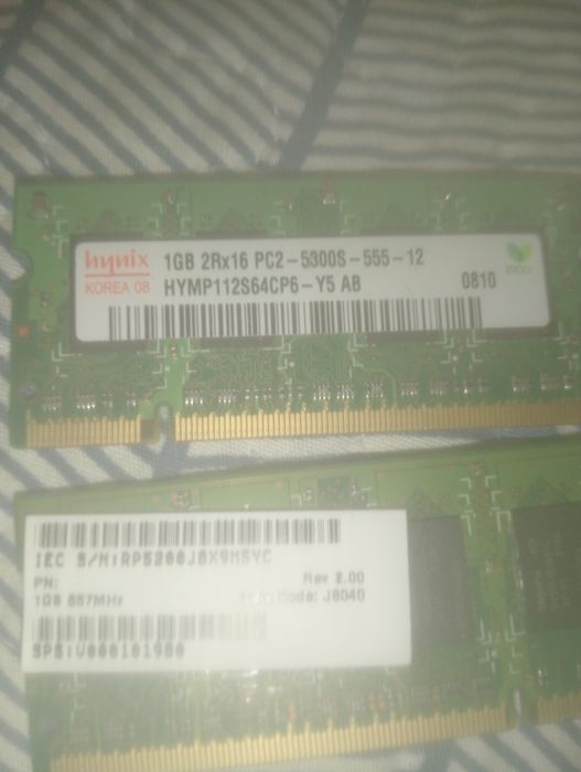 2 RAM Memories of 1 GB and Two RAM Memories of 500 MB64739480939778121