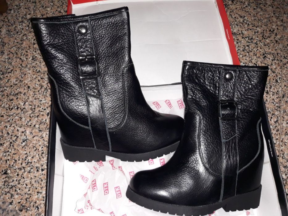Botas com salto incorporado DTK - NOVAS