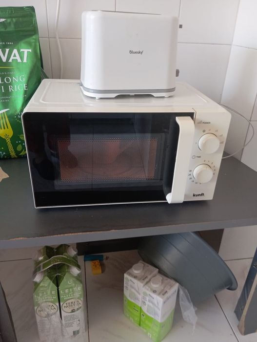 Microondas e torradeira