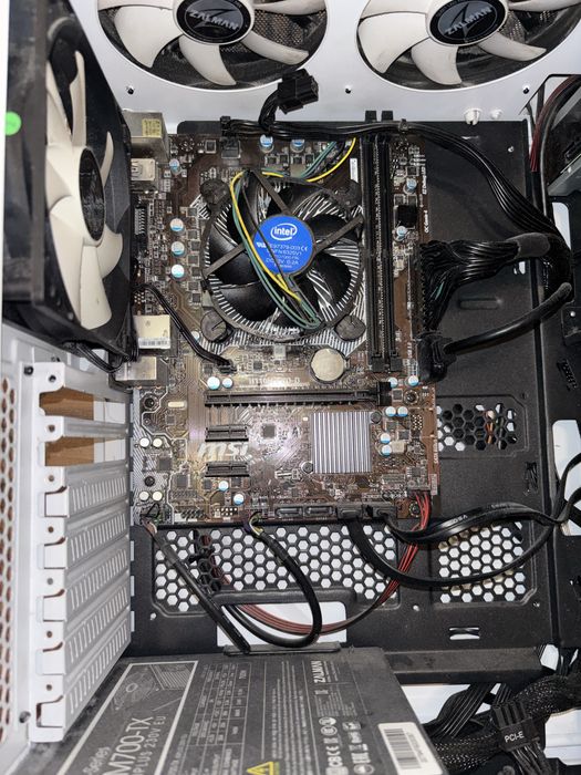 Intel i7 6700 + MSI H110M PRO-D