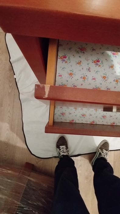 Cómoda em madeira com espenho