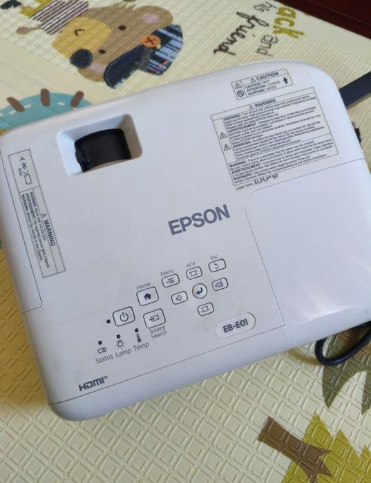 Projetor Epson EB-E01, pouco usado, em excelente estado