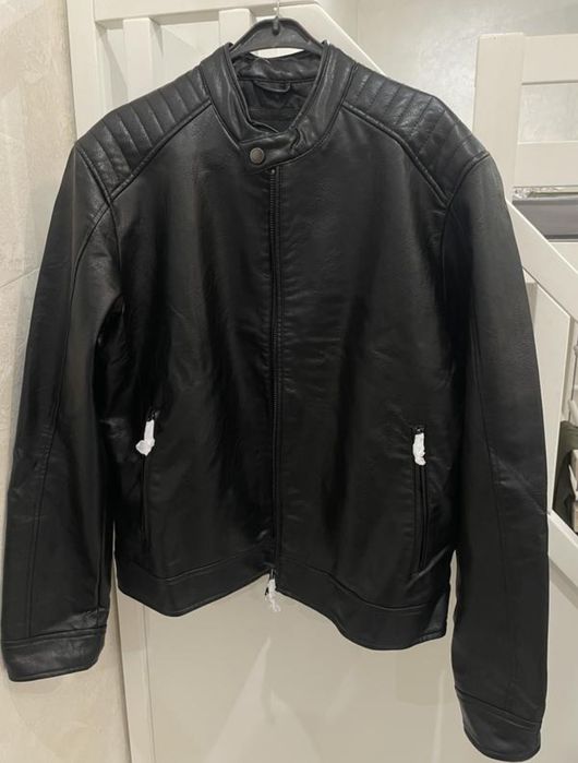 Чоловіча куртка oodji