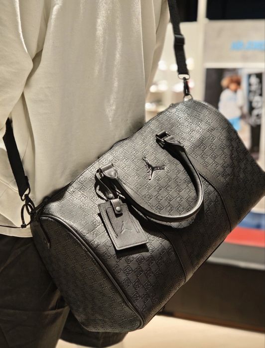 Дорожня сумка Air Jordan Monogram Duffle Bag чорна шкіряна ОРИГІНАЛ