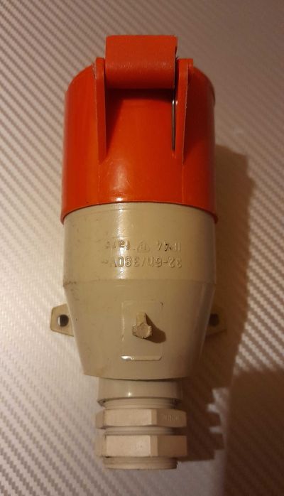 Gniazdo siłowe 3-fazowe 32A/380V FARO solidne styki