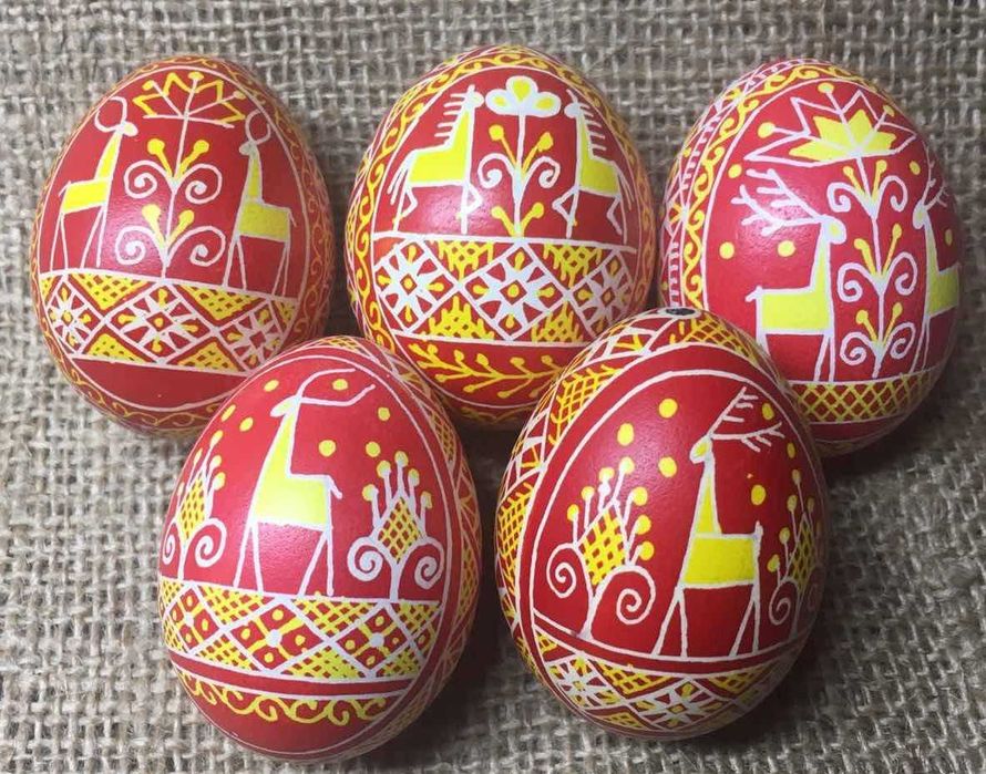 Писанка традиційна на стрічці (писанки на видутому курячому яйці)