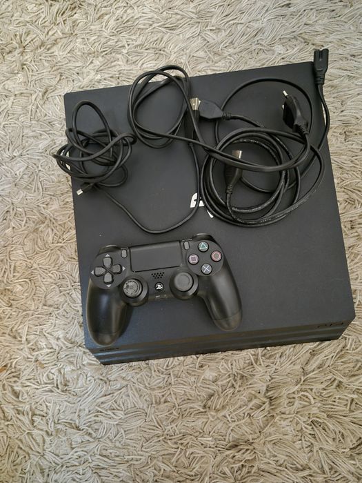 Ps4 pro 1tb Cuh 7208b GOLDHEN