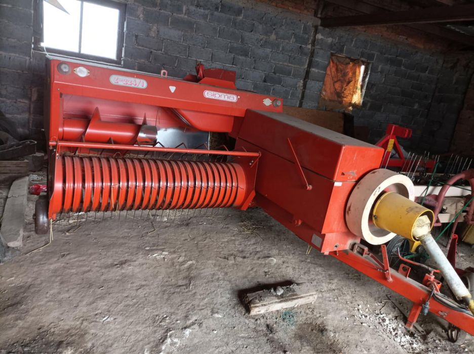 Prasa kostkująca do słomy