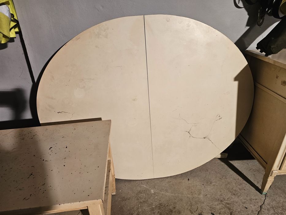 Sprzedam komodę,mały stolik to co na zdjęciach