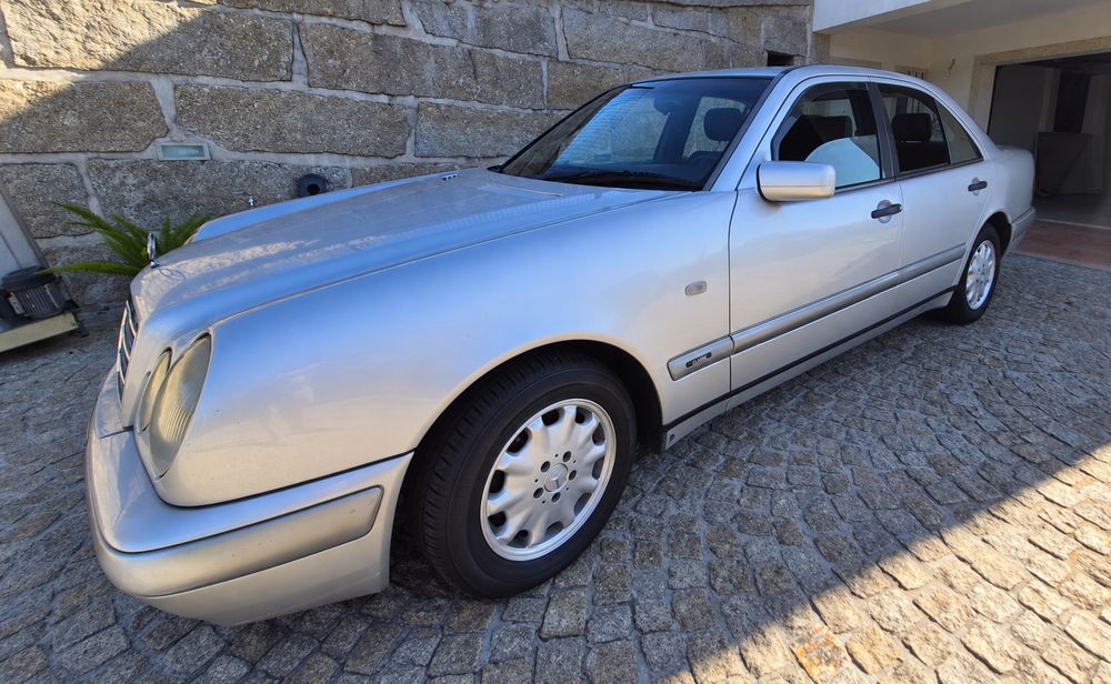 Mercedes E220 Diesel  1996