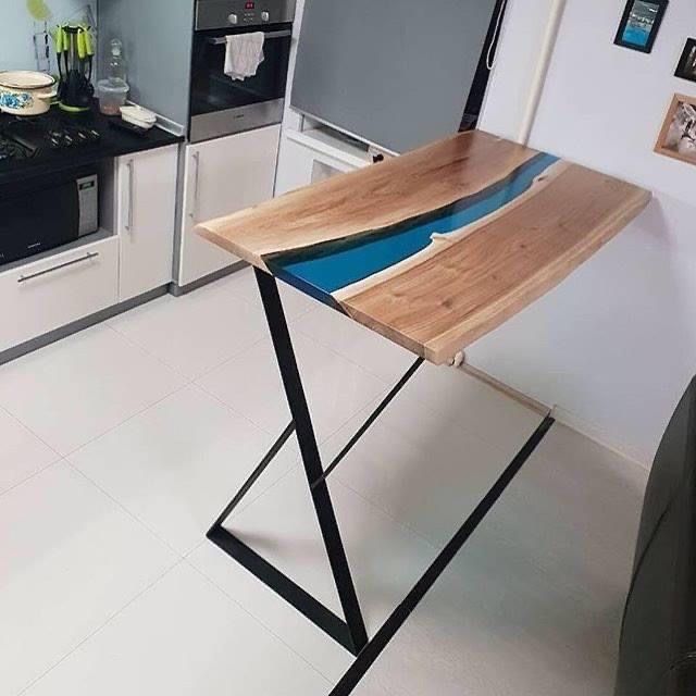 Обідні столи. Вироби з масиву.