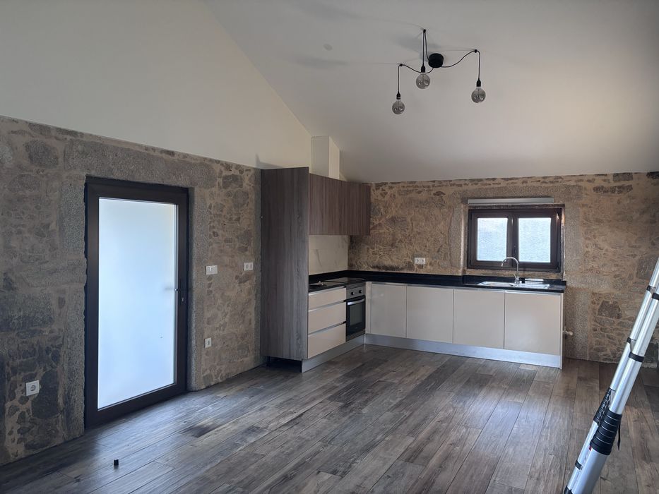 Arrenda-se apartamento T2