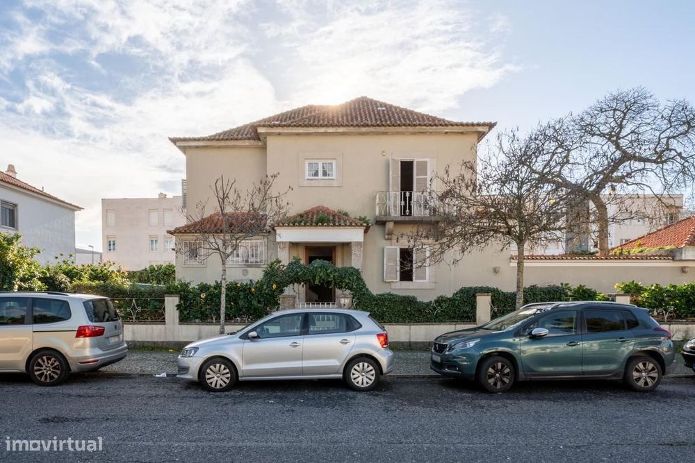 Moradia Isolada T9 com jardim, Restelo, Lisboa