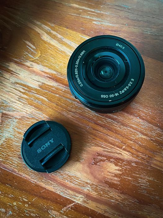 Lente Sony 16-50mm f/3.5-5.6 OSS (E-mount)