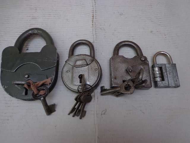 Замок навесной большой старый.