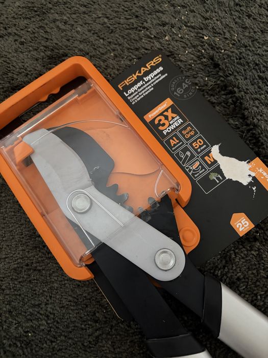 Sekator Fiskars LX94 - nowy - bardzo silny wytrzymaly.