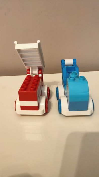 LEGO Duplo holownik 10918 i wóz strażacki 10917