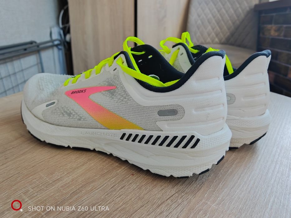 Кросівки Brooks 41