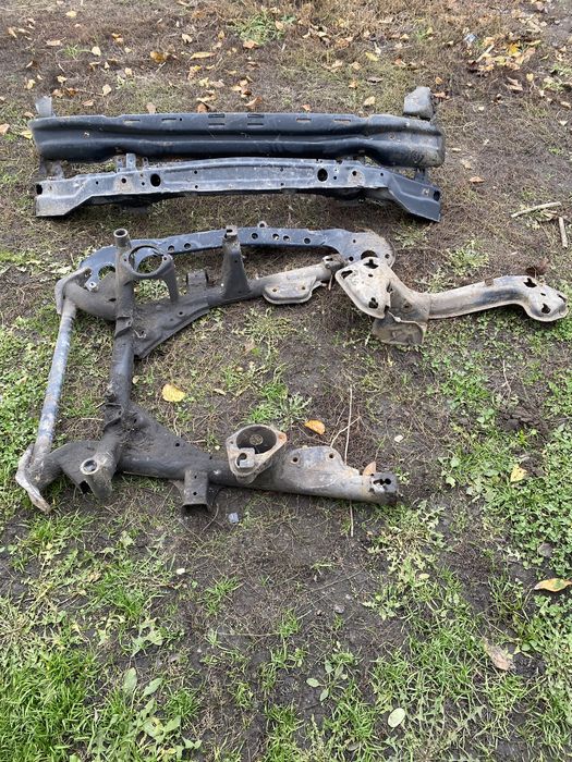 Полуоси в сборе,замки дверные петли БМВ Х5 Е 53