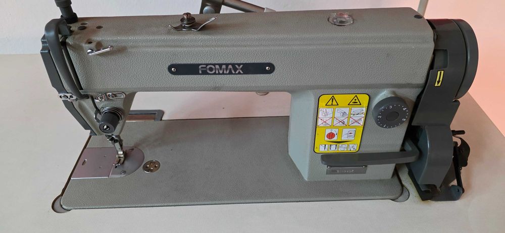 Máquina de Costura Industrial Fomax 5570 – Excelente Estado