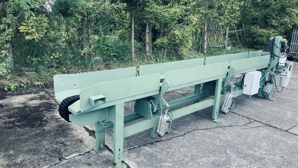 Podajnik centrujacy do wielopily  centrownik