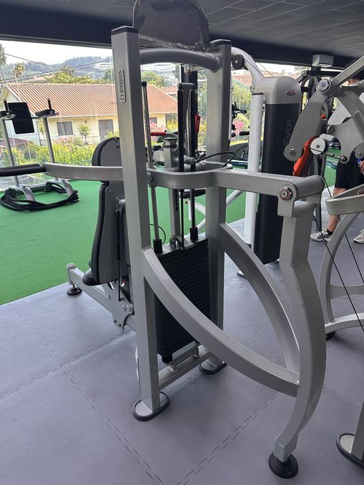 Máquina de Musculação Multipurpose Chest Press (Peitoral / Ombros) - Profissional