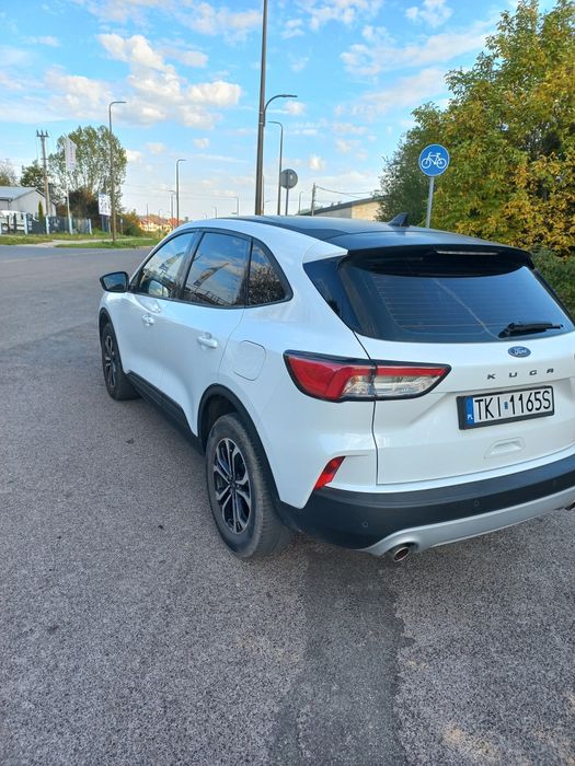 Ford Kuga Ładny.