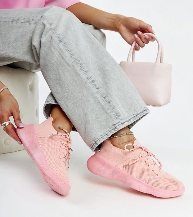 Różowe sneakersy sportowe Roshni