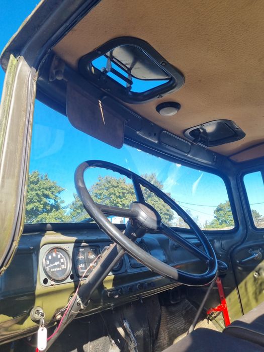 Ził 130 z wojska, pod zabudowę