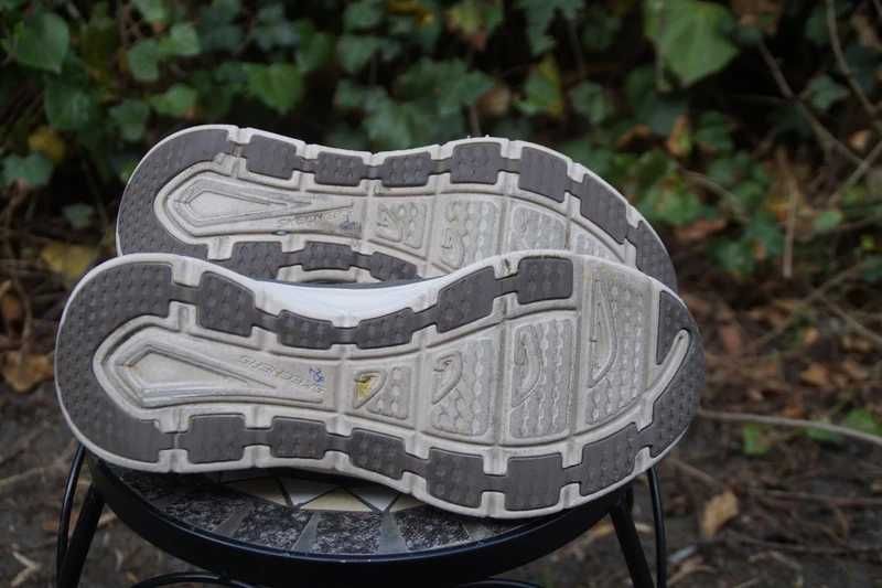 Skechers Slip-Ins roz.43