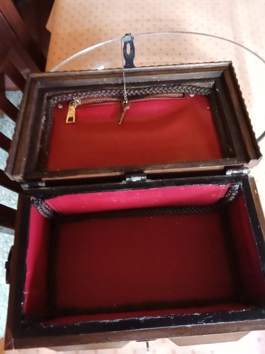 Porta jóias Baú em madeira