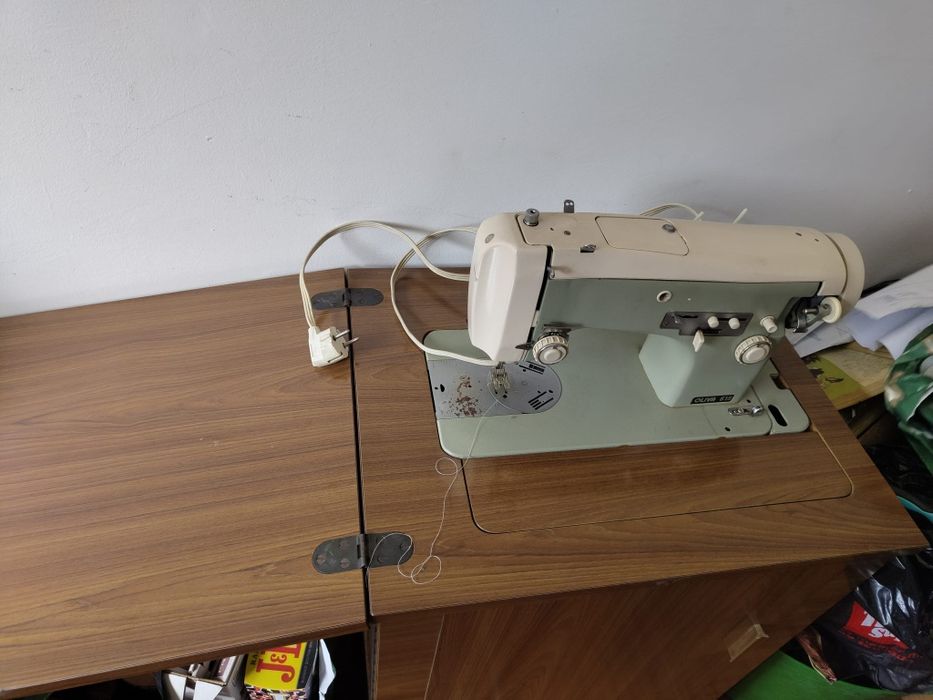 Maquina de costura oliva 515