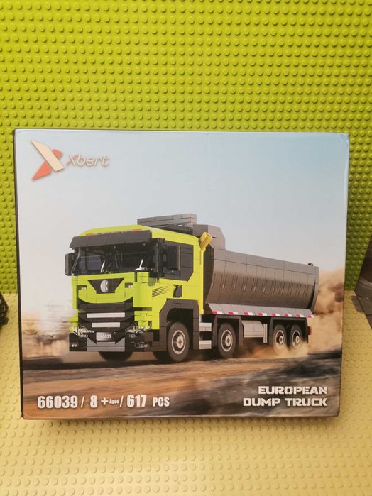 конструктор на базі Лего вантажівка самосвал.