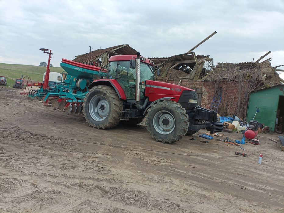 Case mx 135, tuz, biegi pełzajace