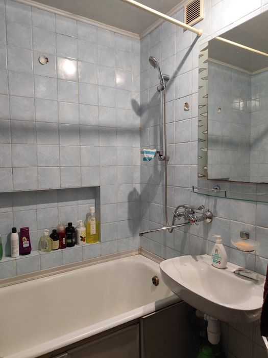 Аренда! Сдам комнату с лоджией в квартире, ж/м Красный Камень