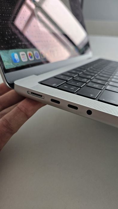 MacBook Pro 14" 2022 16Gb RAM + final cut