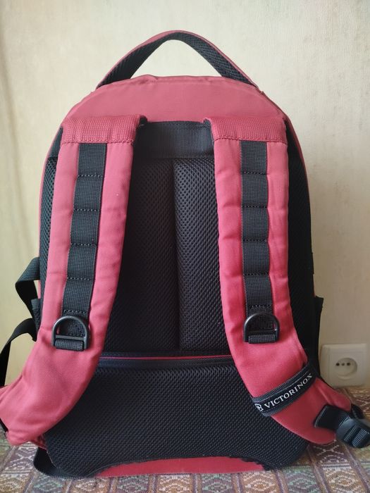 Рюкзак унисекс Victorinox Travel VX Sport Cadet/Red Vt31105003