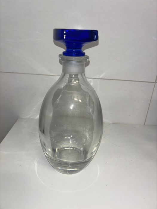 Glass bottle with cap442460295953786884