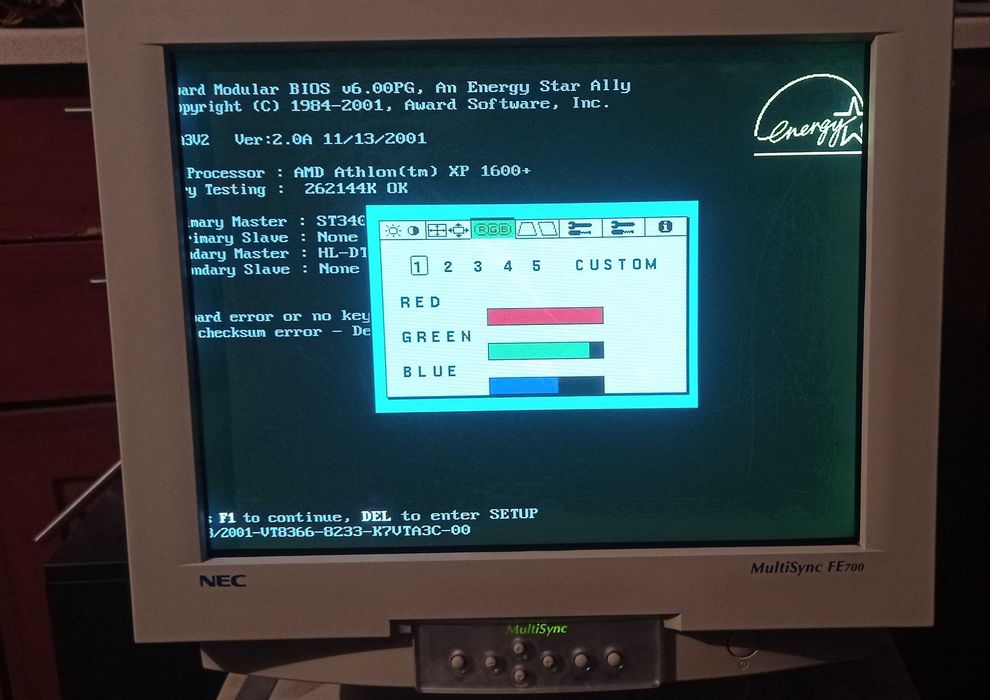 Monitor NEC MultiSync FE700