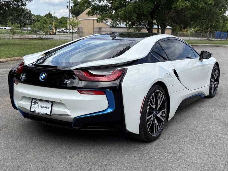2015 BMW       i8