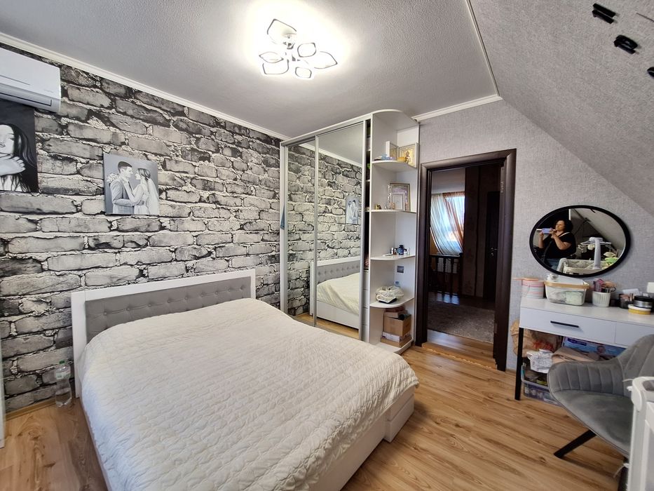 Будинок 228м в 3х рівнях +10 с +гараж  Бориспіль