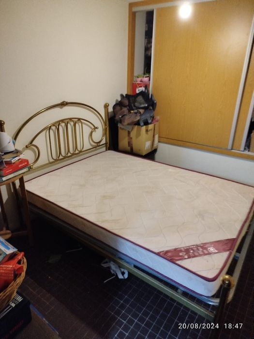 Cama ferro dourado